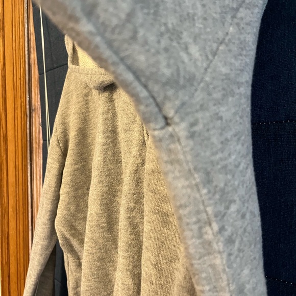 Hatch sweatshirt—great for maternity and after!! - Picture 6 of 7